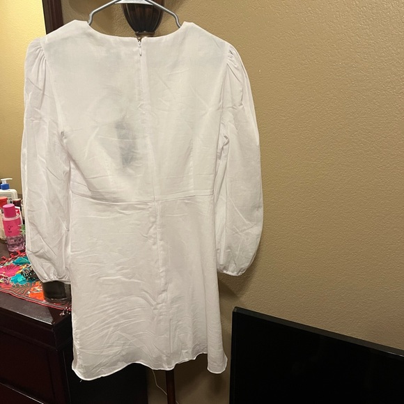 Brand new Gianni Bini white dress size 4 - Picture 2 of 2